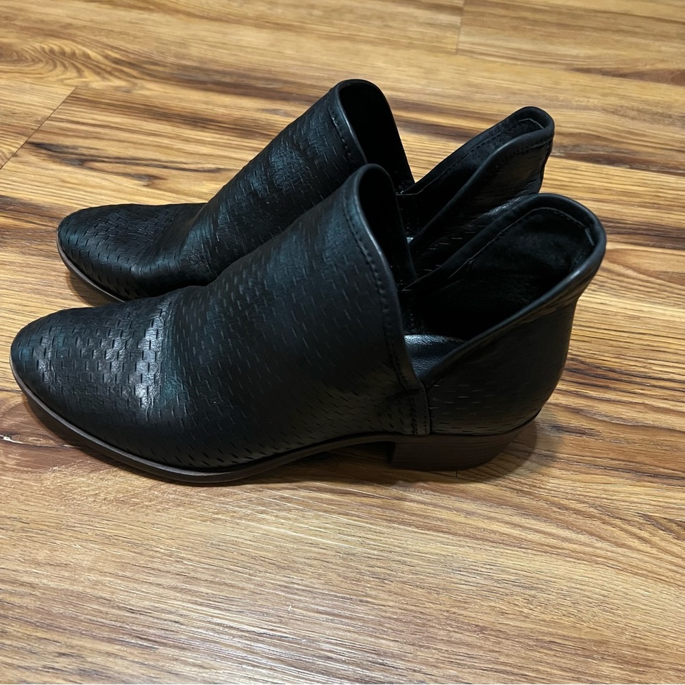 Lucky Brand Bashina Split Ankle Booties Size 8 - Picture 2 of 6